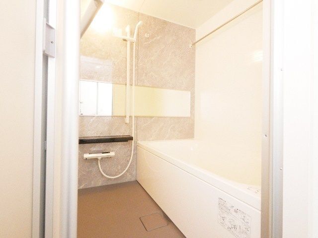 バス・シャワールーム　※写真は別号室です。