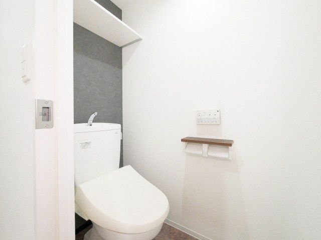 トイレ　※写真は別号室です。