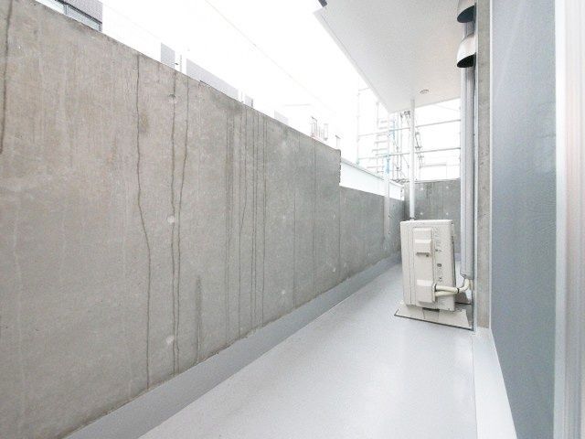 バルコニー　※写真は別号室です。