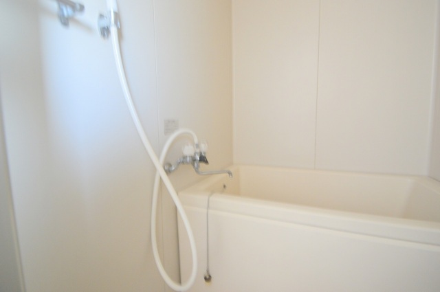 バス・シャワールーム　綺麗な浴室。