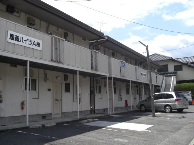 建物外観　軽量鉄骨の造り。