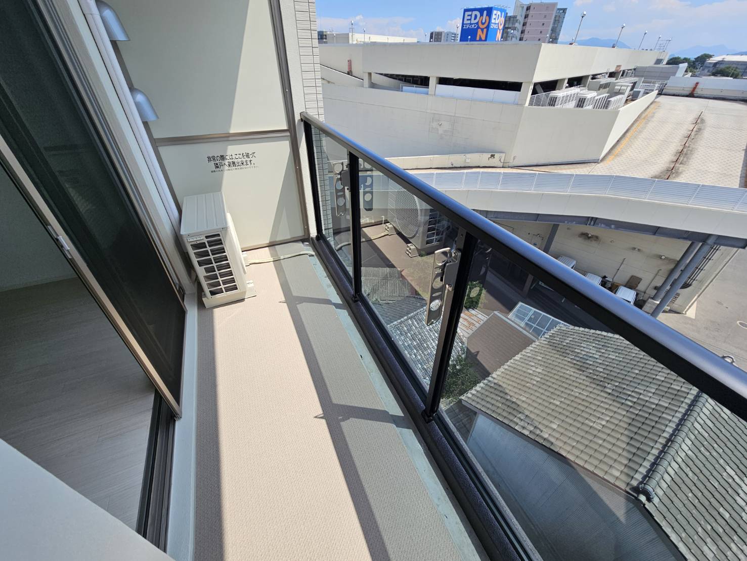 バルコニー　日当たりの良いバルコニーです。