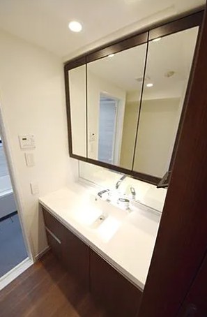 洗面設備　広い洗面スペース