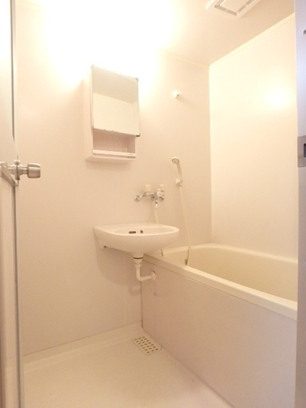 バス・シャワールーム　図面と現状に相違がある場合には現状を優先