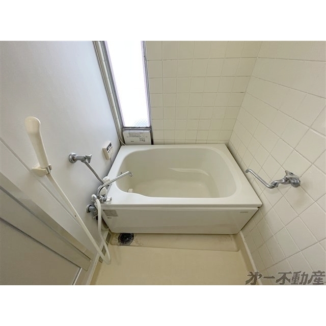 バス・シャワールーム　バスルーム