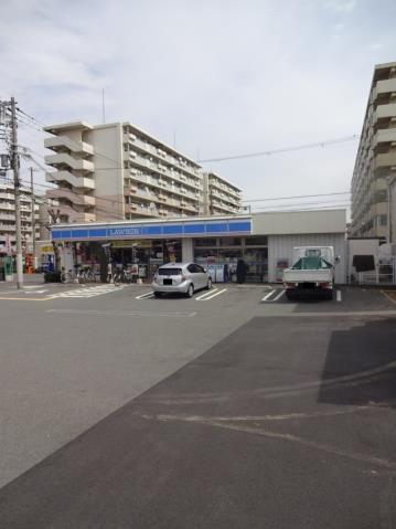 コンビニ　ファミリーマート（コンビニ）まで260m