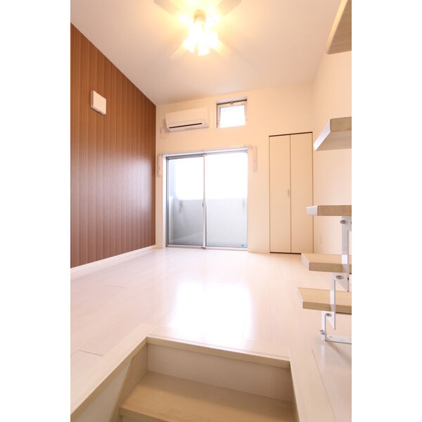 居室・リビング　同タイプの写真