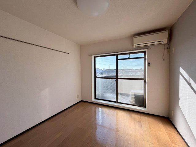 居室・リビング　居間です