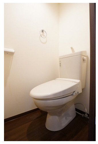 トイレ　ゆったりとした空間のトイレです　※別部屋参照