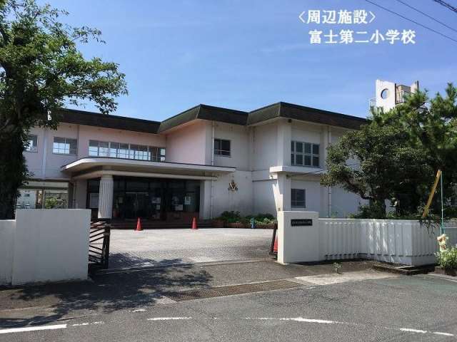 小学校　第二小学校（小学校）まで589m