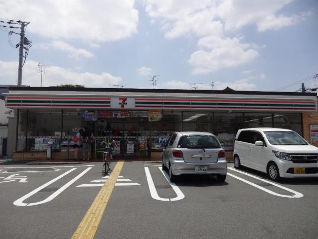 コンビニ　セブンイレブン（コンビニ）まで412m