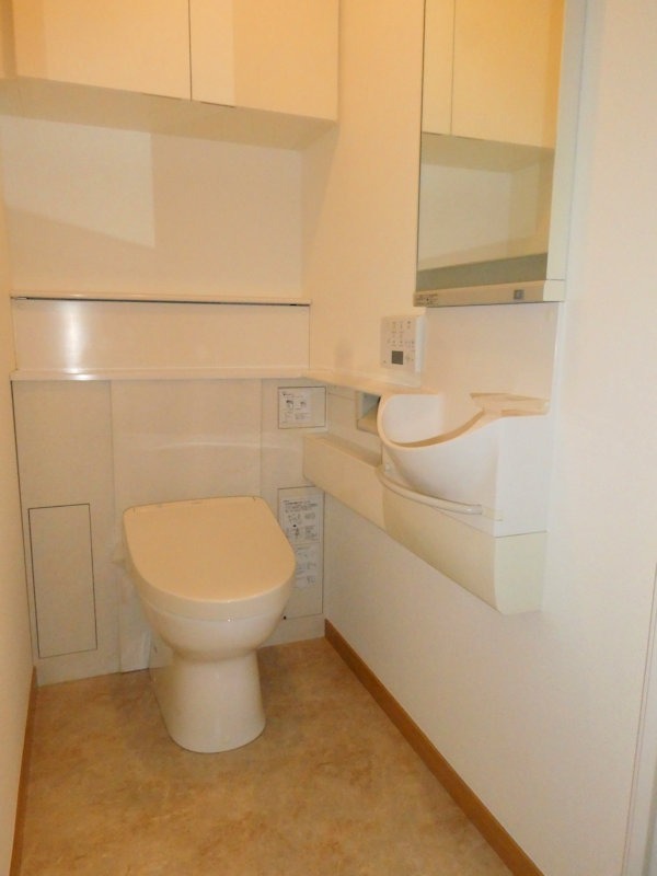 トイレ　清潔感のあるトイレは温水洗浄便座♪