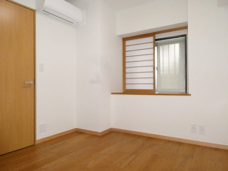 収納　玄関側の洋室×２も床暖房付き！