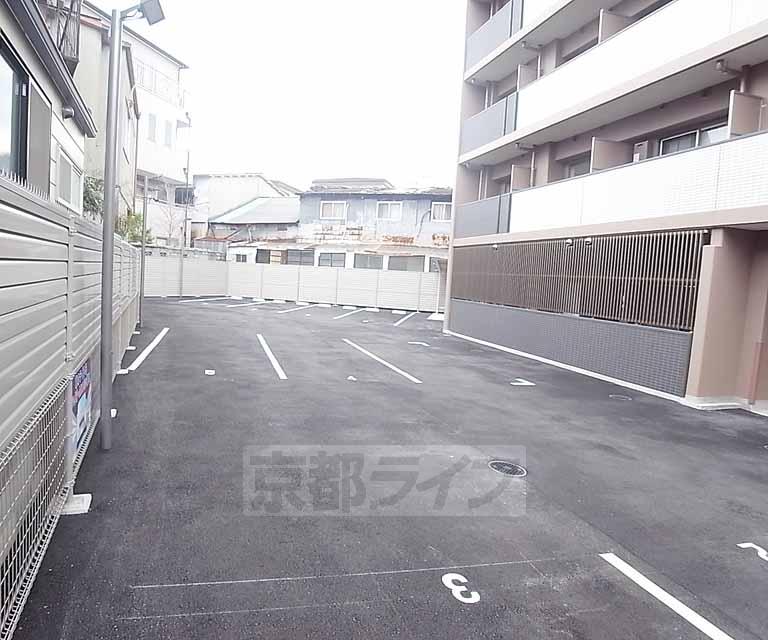 駐車場　駐車場完備！