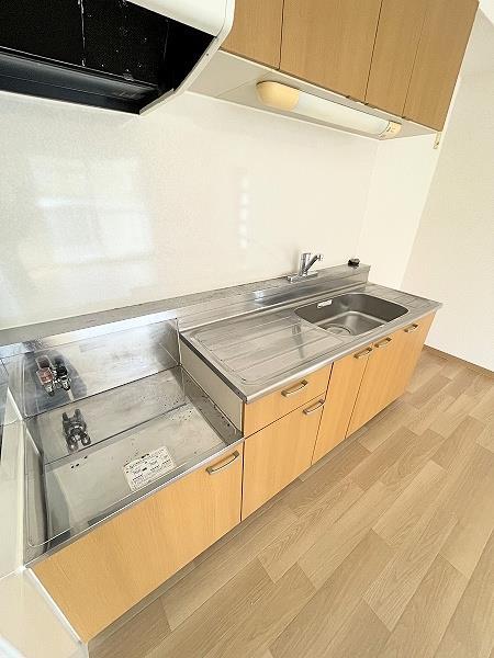 キッチン　ガスコンロ設置台付き