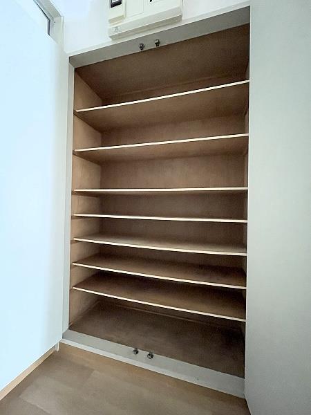 収納　シューズボックス