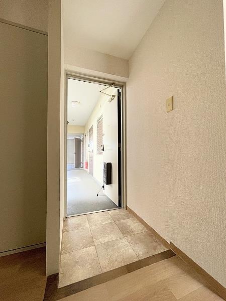 玄関　玄関内側