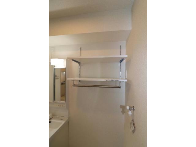 収納　洗濯機置き場上の棚