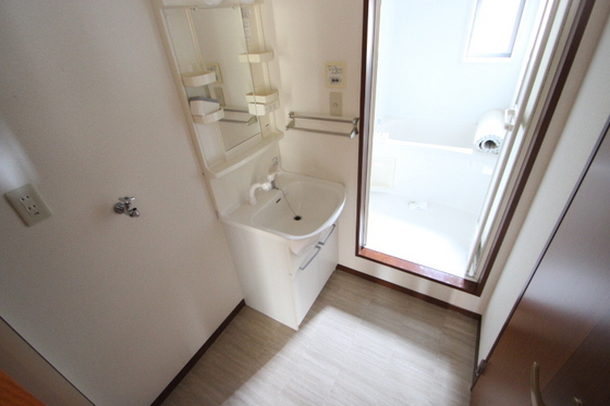 洗面設備　※別部屋の写真です
