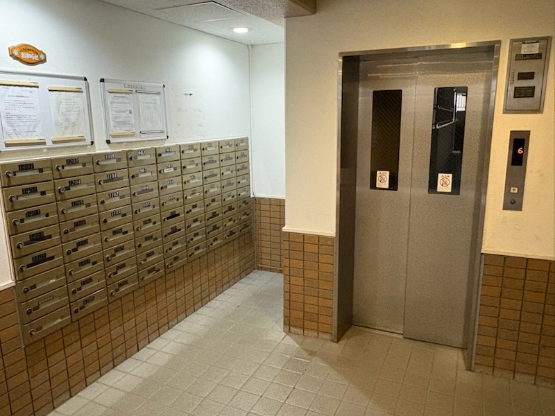 セキュリティ　日勤管理人　　　エレベーター・集合ポスト