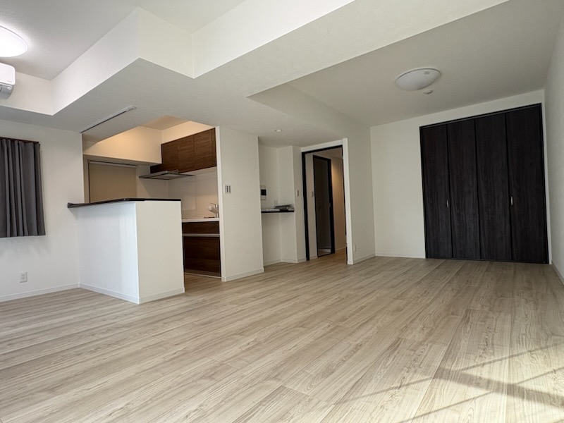 居室・リビング　フルリノベーションルーム　　ワイドリビング16.2帖