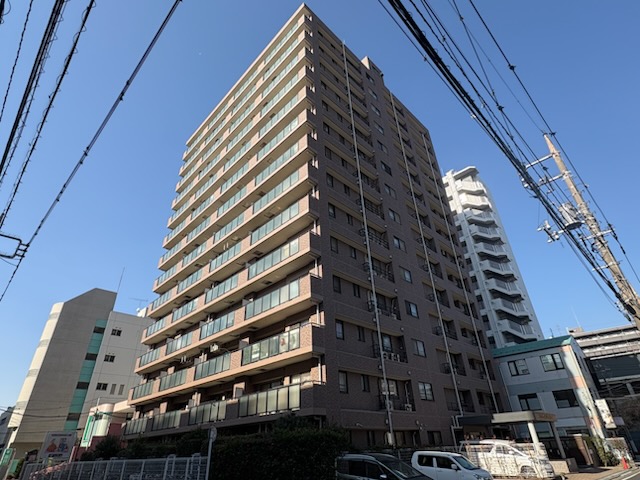 建物外観　安心と信頼のブランド　”ライオンズマンション”