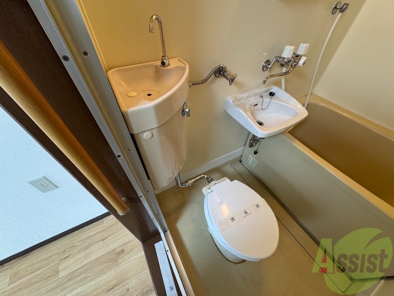 トイレ　こちらはトイレです。清潔感があり、安心して使用できます。