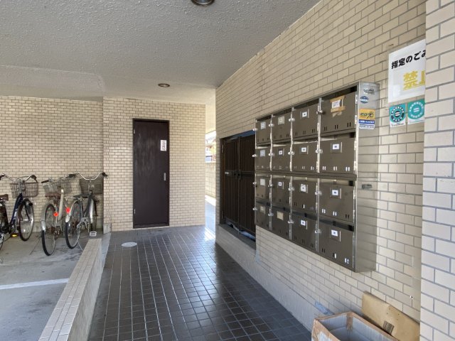 エントランス　清潔なエントランスです