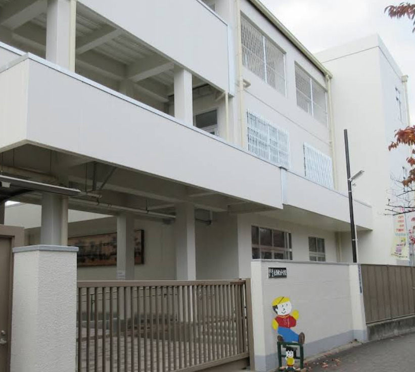 小学校　東大阪市立長瀬北小学校（小学校）まで296m