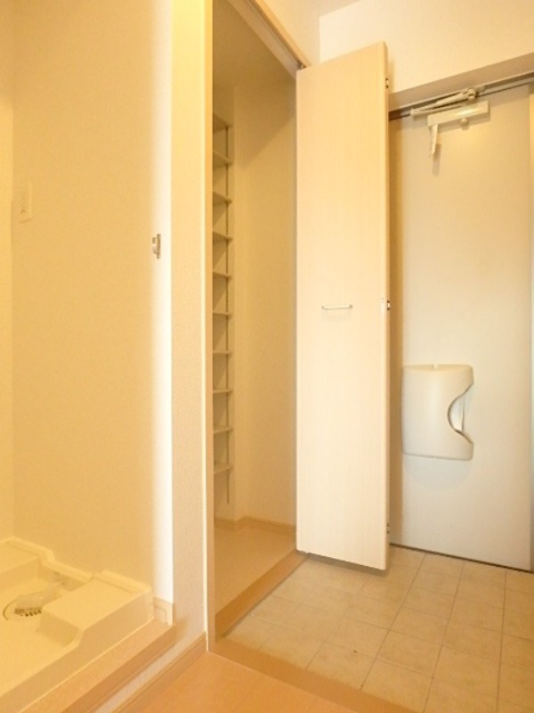 玄関　図面と現状に相違がある場合には現状を優先