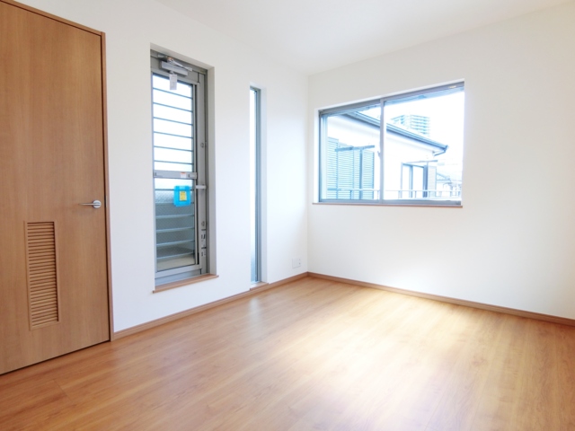 居室・リビング　隣室と接地面が少ない2階角部屋