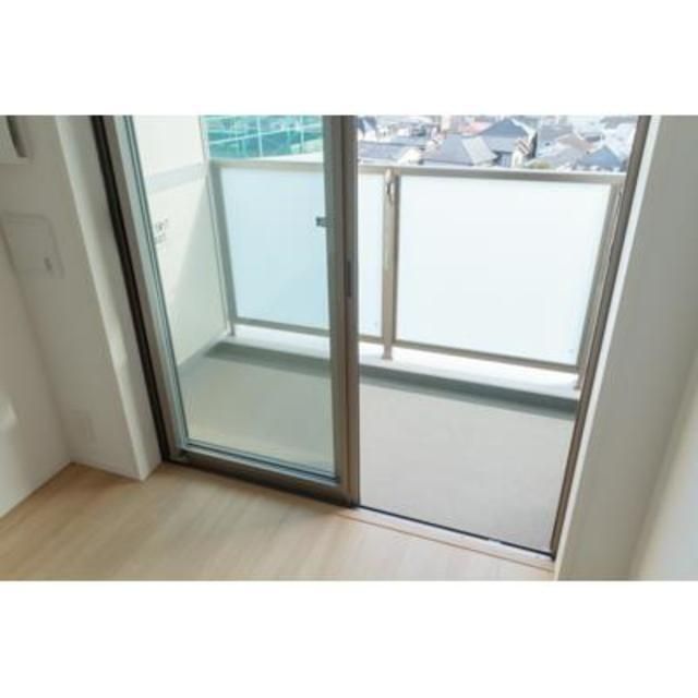 バルコニー　※同タイプの別のお部屋です。