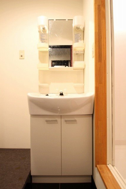 洗面設備　同物件別号室の写真です。