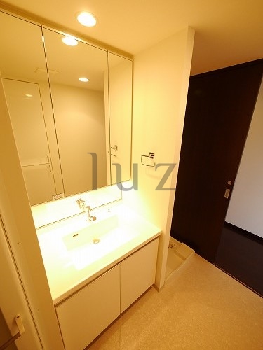 洗面設備　人気の独立洗面台完備！