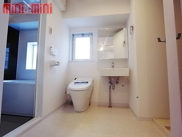 洗面設備　アメリカンスタイルの洗面スペース