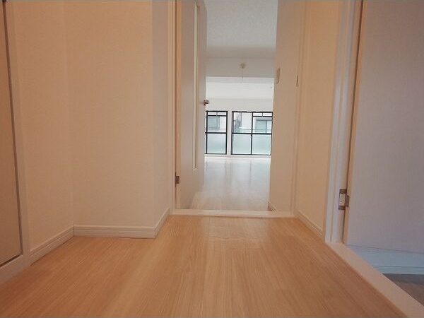 玄関　エアコン完備