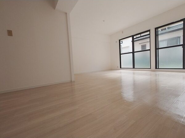 居室・リビング　明るくて広々としたリビング♪