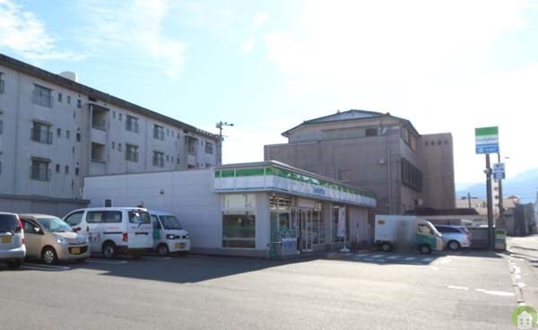 コンビニ　ファミリーマート南昭和町店（コンビニ）まで175m