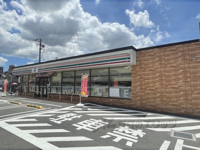 コンビニ　セブンイレブン東大阪小若江四丁（コンビニ）まで300m