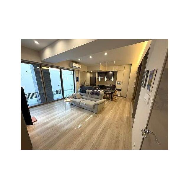 居室・リビング　リビングダイニング（退去前）※家具・什器は撤去いたします。