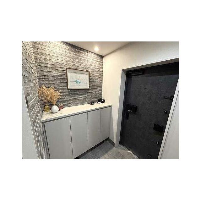 玄関　玄関（退去前）※家具・什器は撤去いたします。