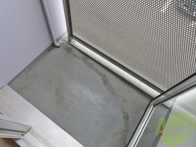 バルコニー　こちらはバルコニー。洗濯物が干せるようになっています。