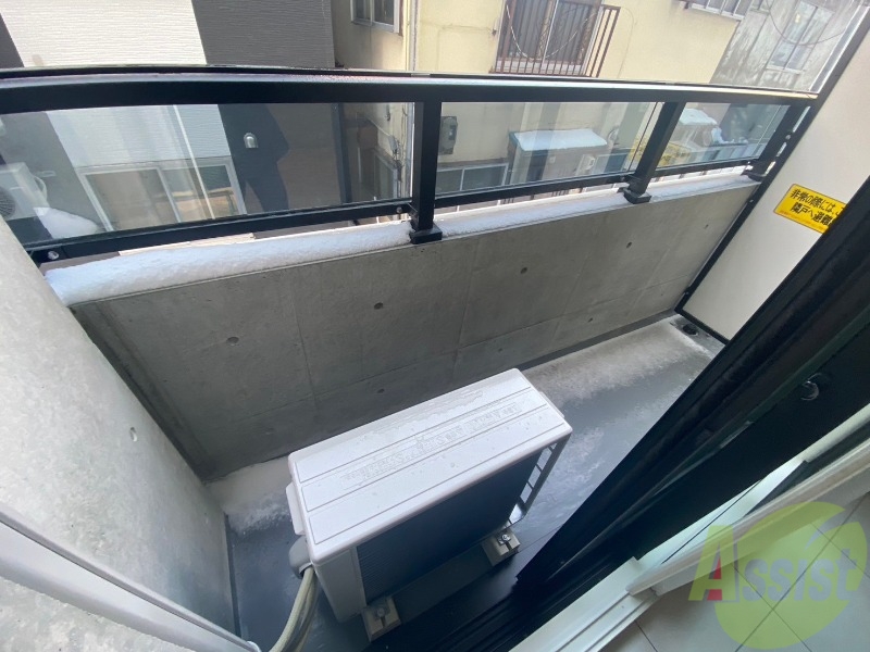 バルコニー　バルコニーは幅があり、広い印象を受けました。