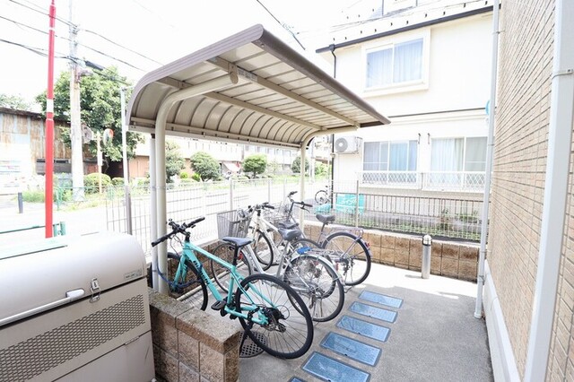 その他　屋根付き駐輪場