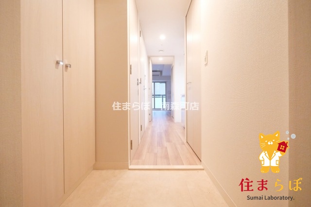 玄関　「気になったら、LINEで気軽に相談できますよ。」