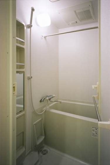 バス・シャワールーム　他号室のお写真です