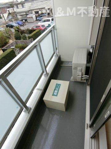 バルコニー　開放的で明るい空間を演出してくれるバルコニーです