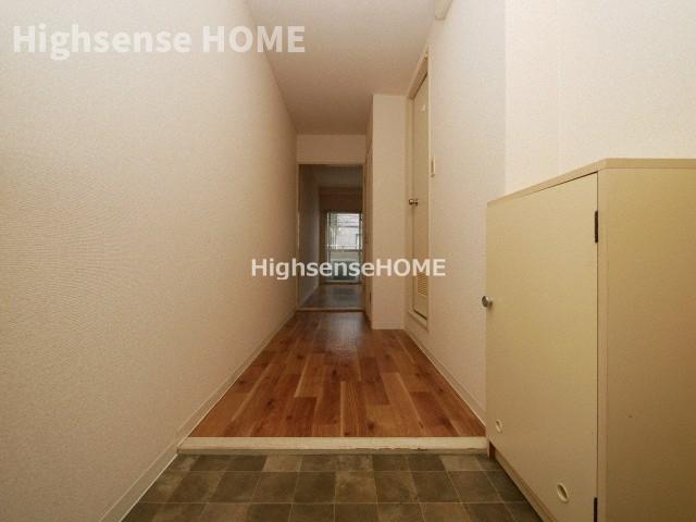 玄関　収納もある玄関です