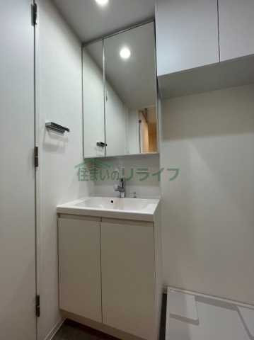 洗面設備　別部屋の写真になります。