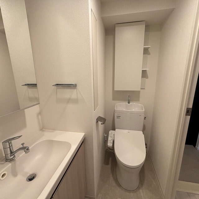 トイレ　※写真は同タイプ住戸です。